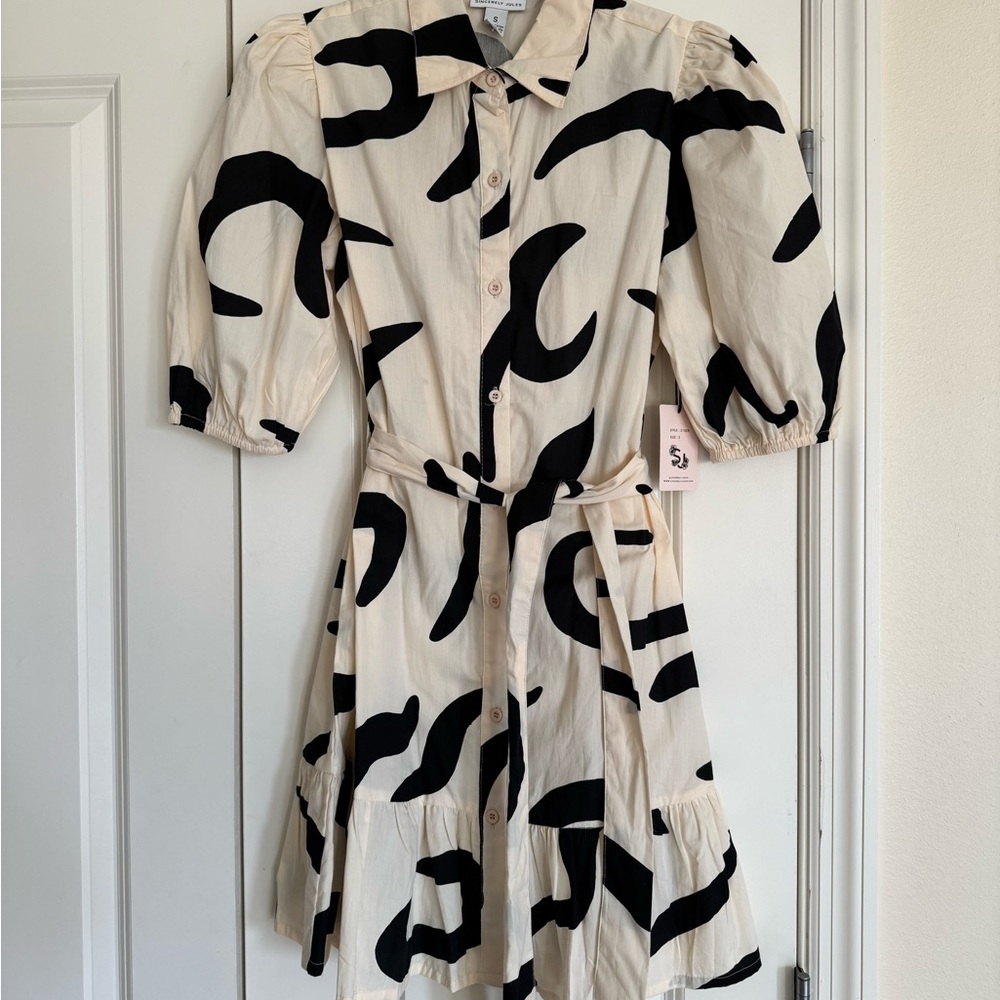 Sincerely Jules Black and Cream Mini Dress NWT, puff sleeve, tie waist sz small